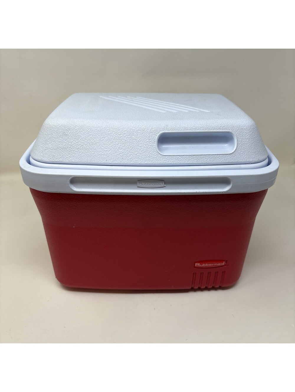 Rubbermaid Model 1826 Red and White 6 Pack Lunch Box Cooler Portable USA Made
